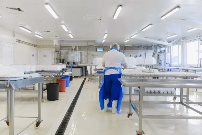 cleanroom floor cleaning workflow